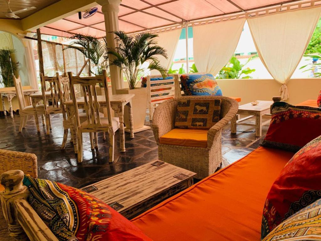 Seawhispers Inn Watamu Exterior photo